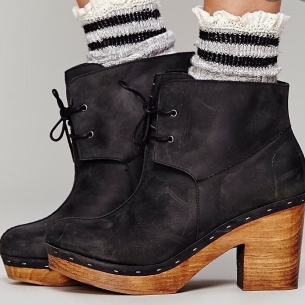 FREE PEOPLE Clog Booties. Size 6.5-7.